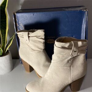 Dr. Scholl's Beige Ankle Booties for Women‎